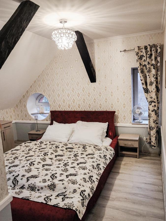 Dom Weselny Pod Kasztanem Hotell Luban Eksteriør bilde